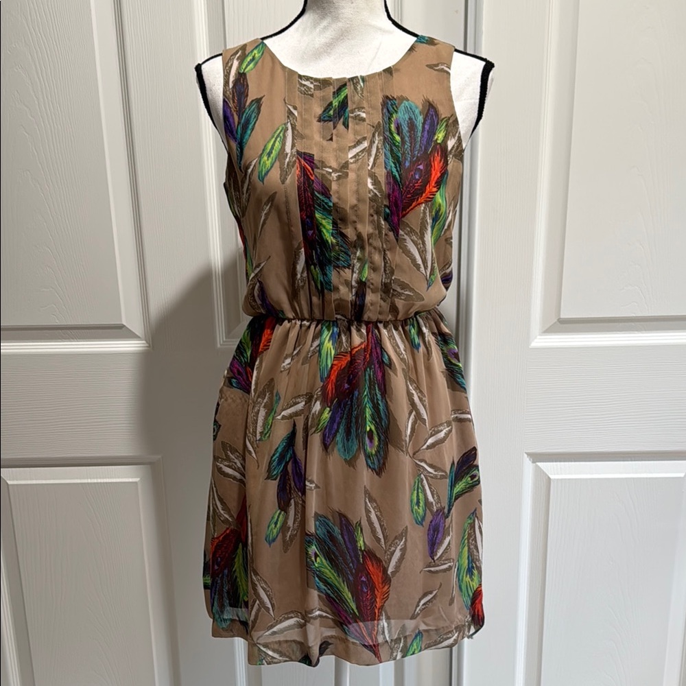 TeezeMe Mini Sleeveless Feather Print Dress